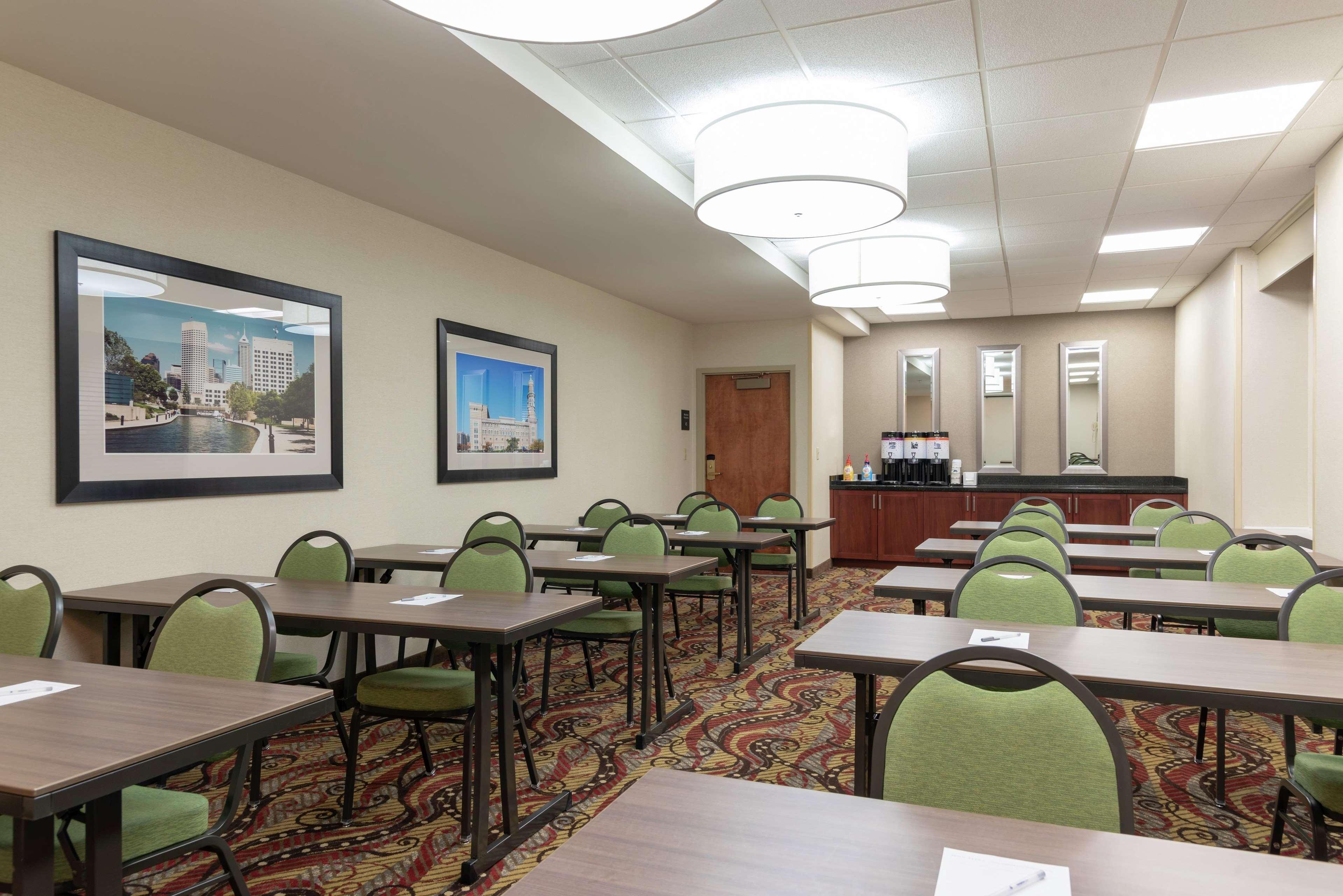 Hampton Inn Indianapolis Downtown Across From Circle Centre Exteriér fotografie